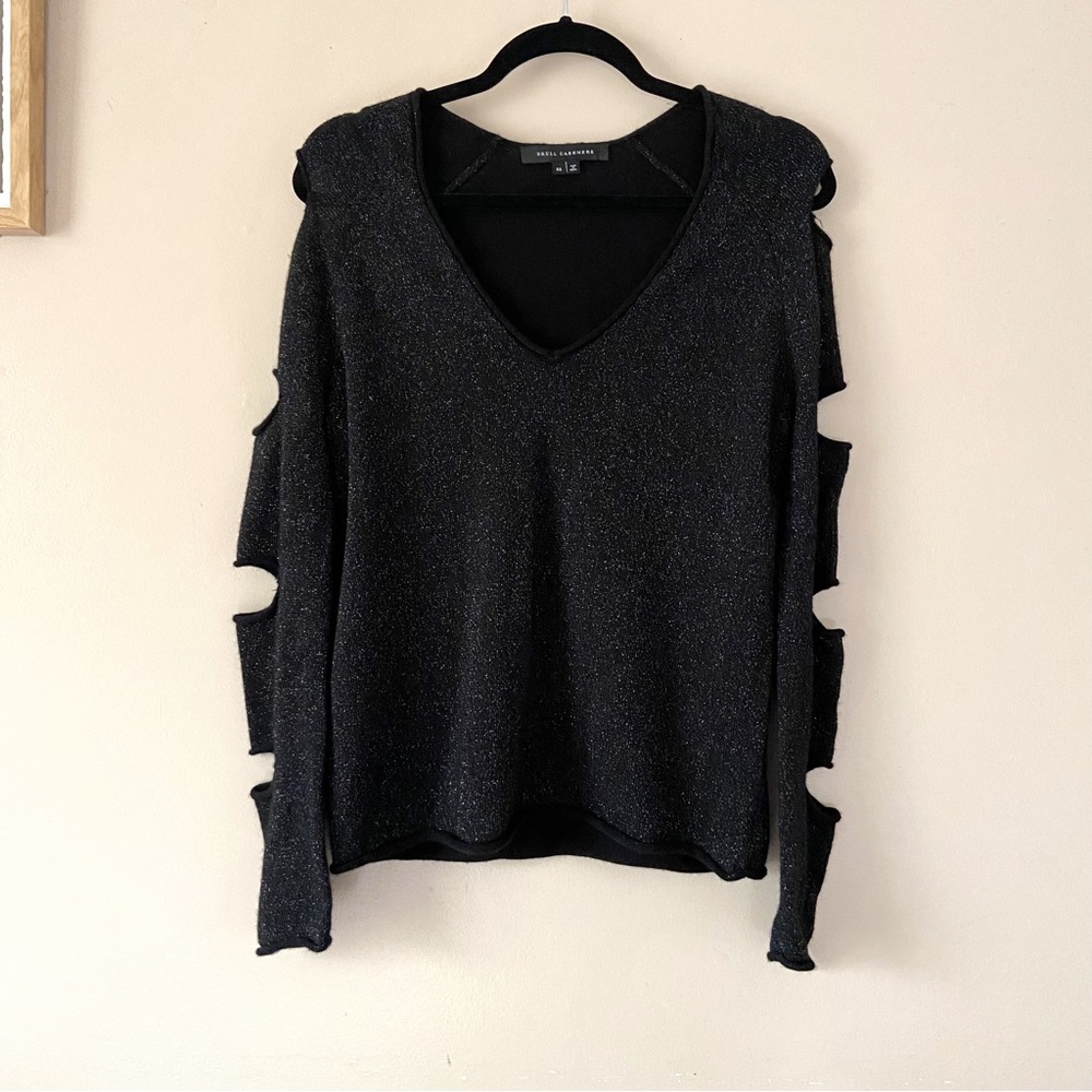 Skull Cashmere• Tyrone Cutout Slit Sleeve Sweater in Black silver